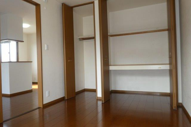 ロイヤルガーデンミルフィーＦの収納|洋室