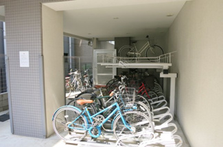【その他共用部分】 | 敷地内に屋根付きの駐輪場有り