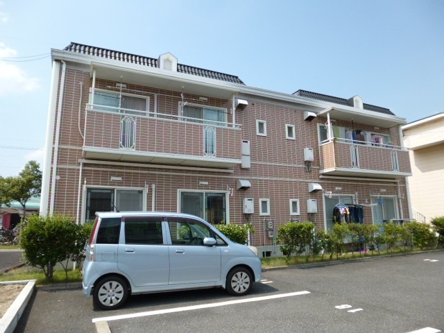 総社市中央５丁目のアパートの外観