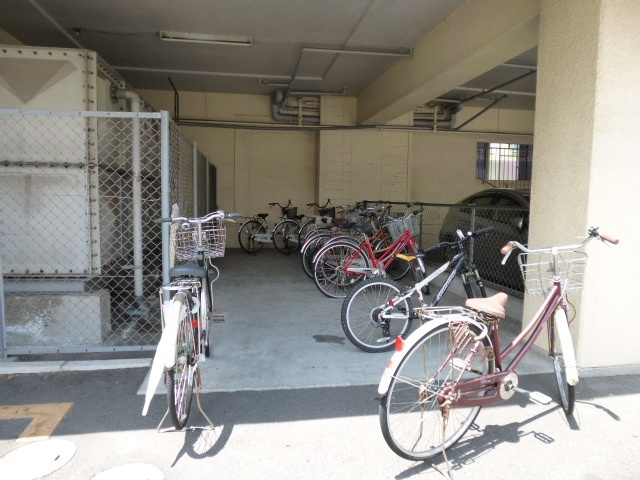 倉敷市松島の賃貸マンションのその他共用部分|自転車置き場