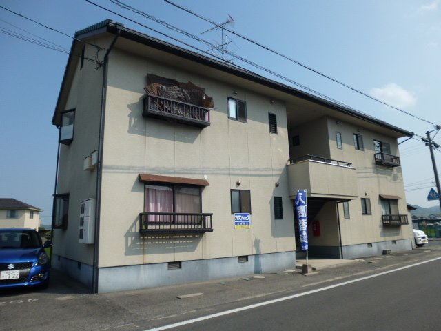 倉敷市真備町岡田のアパートの外観