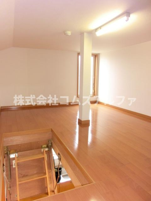 セラフィム横浜のその他|セラフィム横浜　屋根裏収納庫