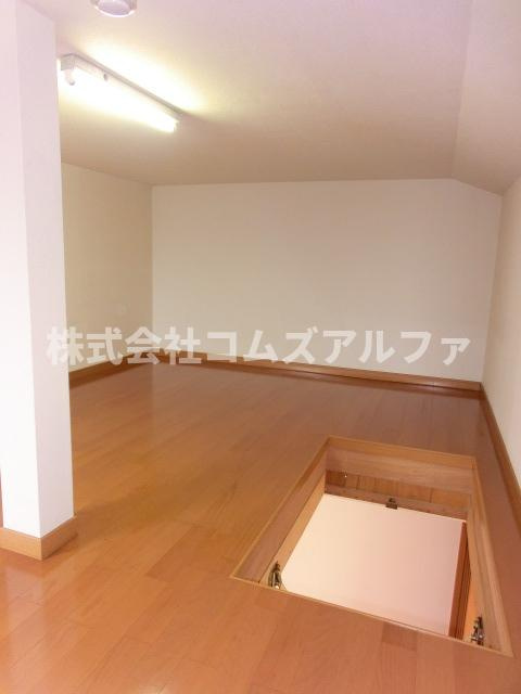 セラフィム横浜のその他|セラフィム横浜　屋根裏収納庫