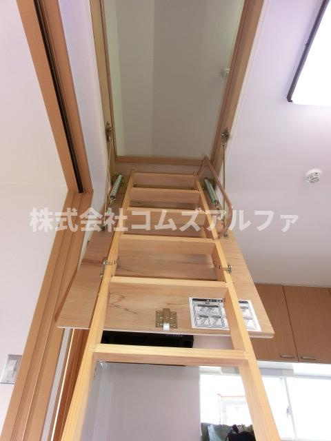 セラフィム横浜のその他|セラフィム横浜　屋根裏収納庫