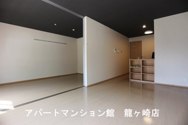 グランドステージ久保台Aの居間・リビング