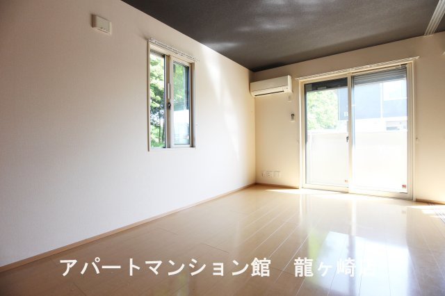 グランドステージ久保台Aの居間・リビング