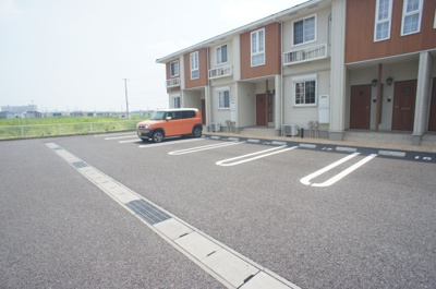【駐車場】 | ビレッジ ヤワラB