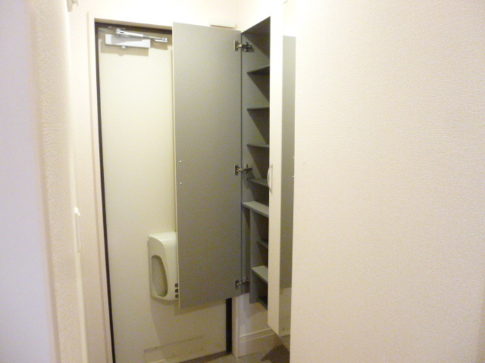 メゾン・フォンテーヌの玄関