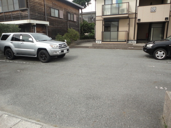 プレミールトモの駐車場