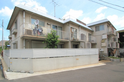 【外観】 | ベルメゾン | 閑静な住宅街に立地する日当たり良好な物件です。