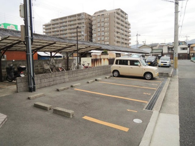 【駐車場】 | サンハイツ南本町 | 駐車場完備です