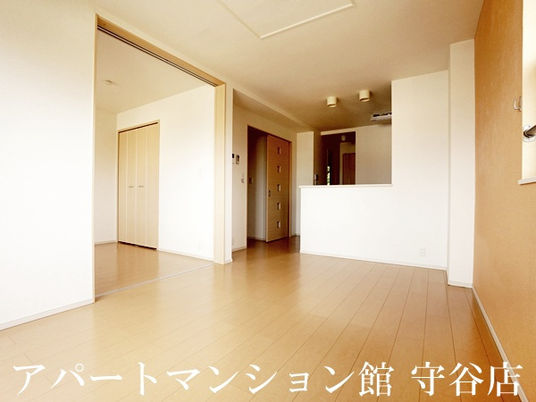 ピュアリアンハイツCの居間・リビング|類似です