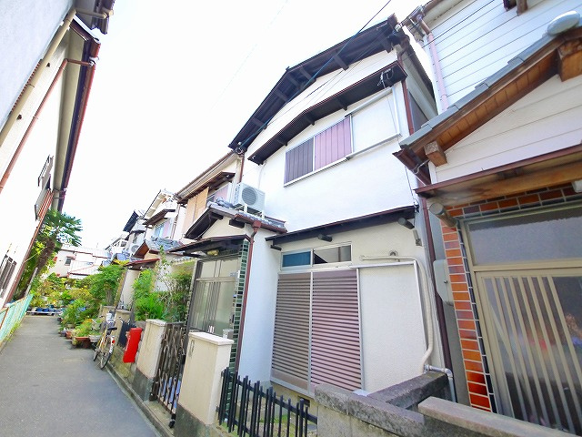 三条桧町テラスハウスの外観