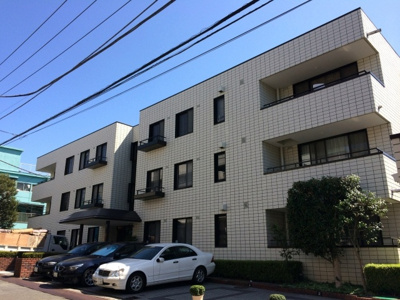 【外観】 | 表参道シティハウス | 【表参道シティハウス】明るい白いタイル張り