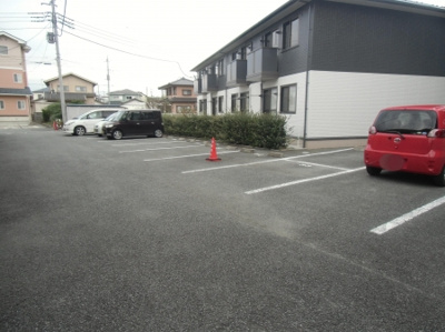【駐車場】 | クワトロピーチタウン1234　Ⅳ | 『クワトロピーチタウン』反転イメージ