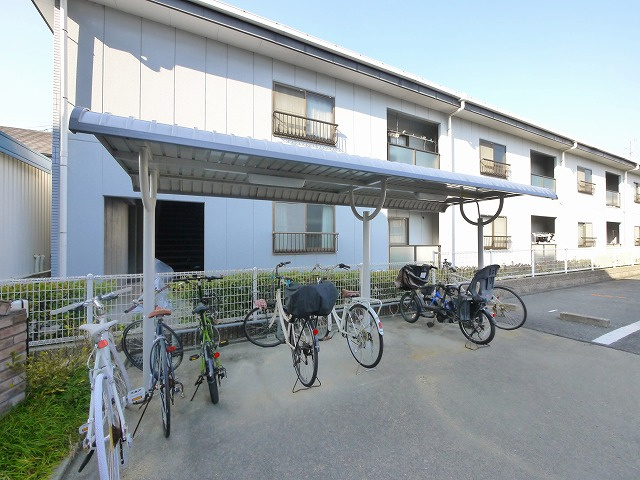 ブルジュールの駐車場