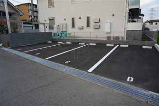 【駐車場】 | 敷地内駐車場です
