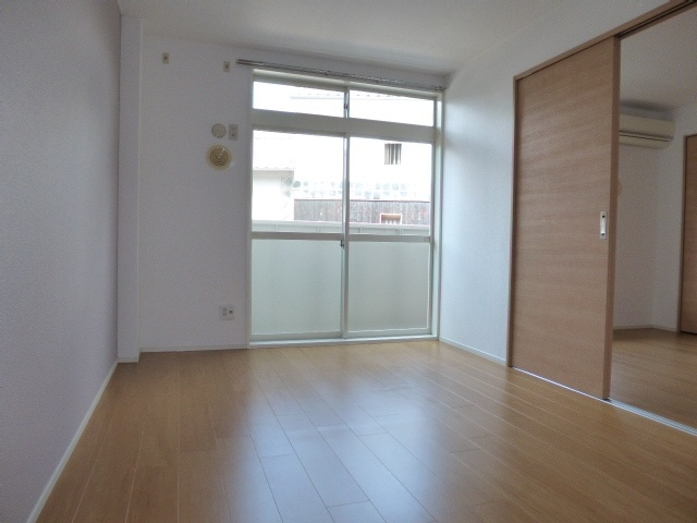 くらしきグリーンハイツの居間・リビング