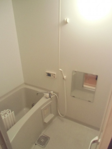 ルミエールＷの浴室|追い焚き給湯