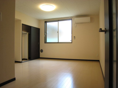 【居間・リビング】 | 煌 | カウンターキッチンのお部屋です。