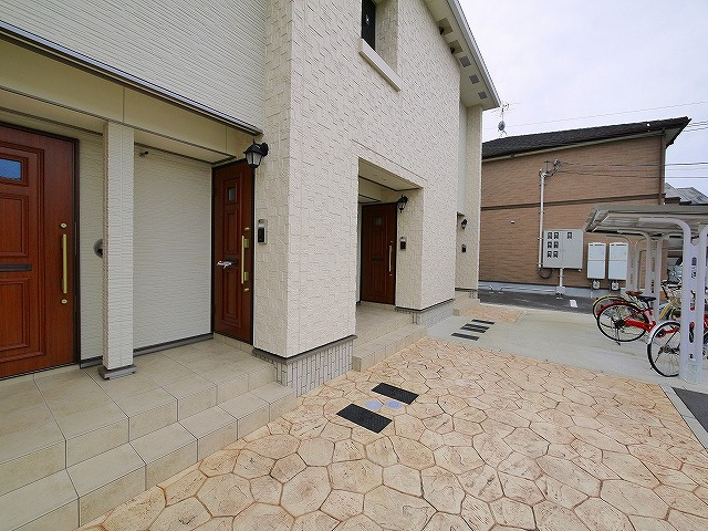 NEWコリーナのエントランス|毎日通るエントランスはこのようになっています