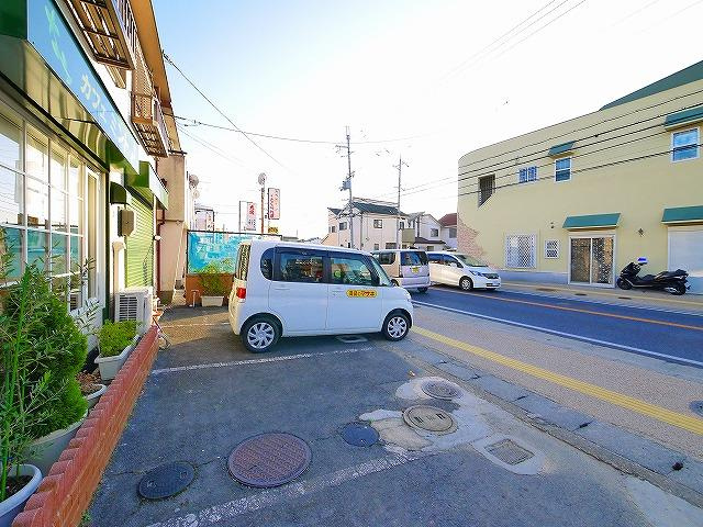 染谷店舗の駐車場