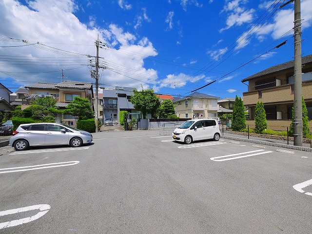 NEWコリーナの駐車場|駐車場があります