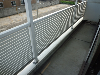 【バルコニー】 | ドウエル志紀 | 広々としたバルコニーです
室内洗濯置き場