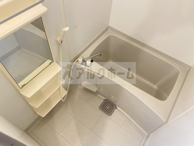 ハートフルOKAの浴室