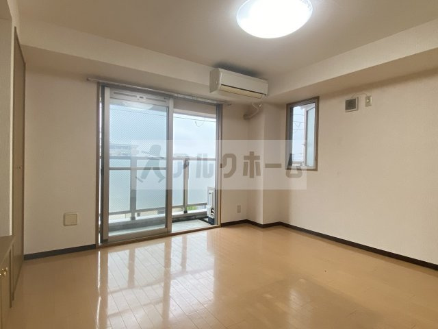 ハートフルOKAの居間・リビング