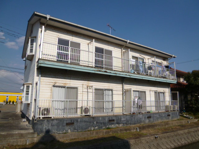 倉敷市吉岡のアパートの外観
