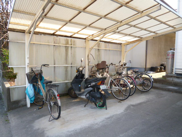 倉敷市吉岡のアパートのその他共用部分|自転車置き場