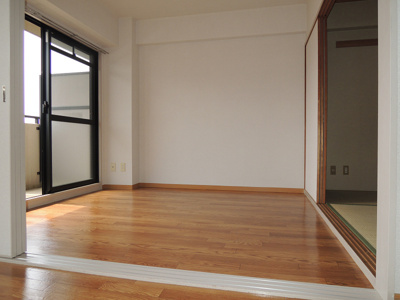 【洋室】 | ブランシェ高安