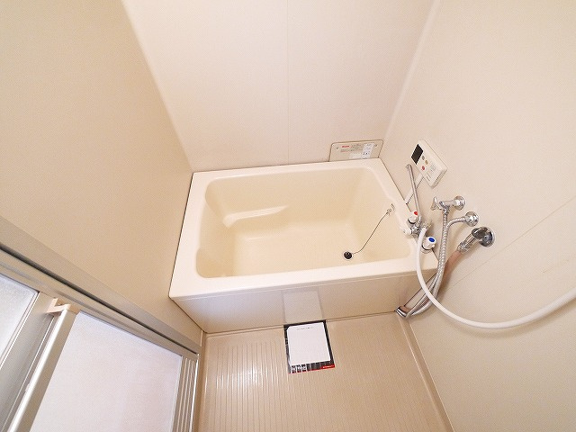 司ハイツの浴室