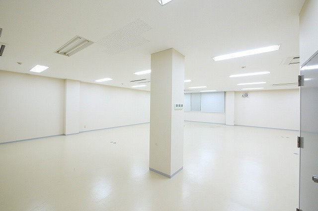 三和大宮ビルの内装