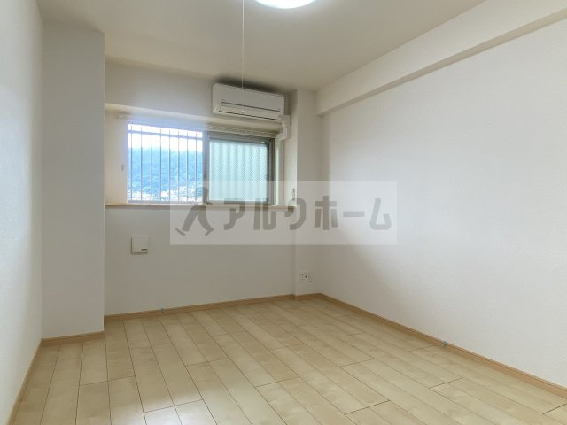 コスモの洋室|コスモ（高安駅）　洋室②