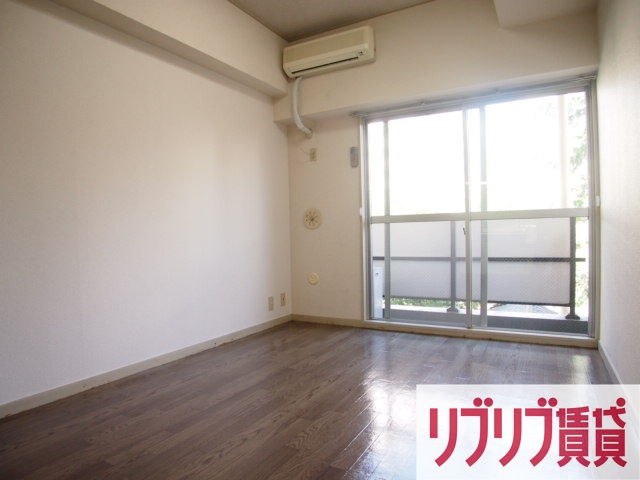 リエス千葉新町の居間・リビング