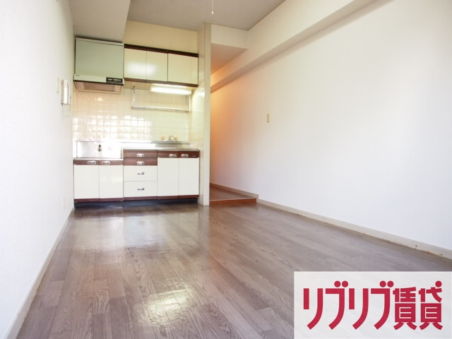 リエス千葉新町の居間・リビング
