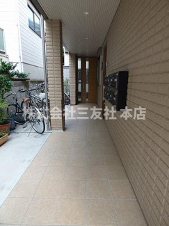 【エントランス】