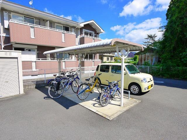 サニーレジデンスBのその他共用部分|自転車置き場があります。