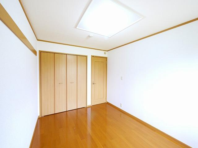 サニーレジデンスBの洋室|使い勝手のいい洋室です