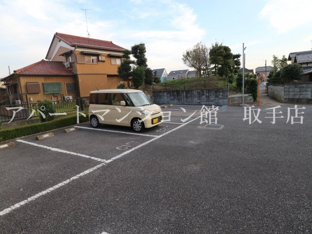ディアス青柳Cの駐車場