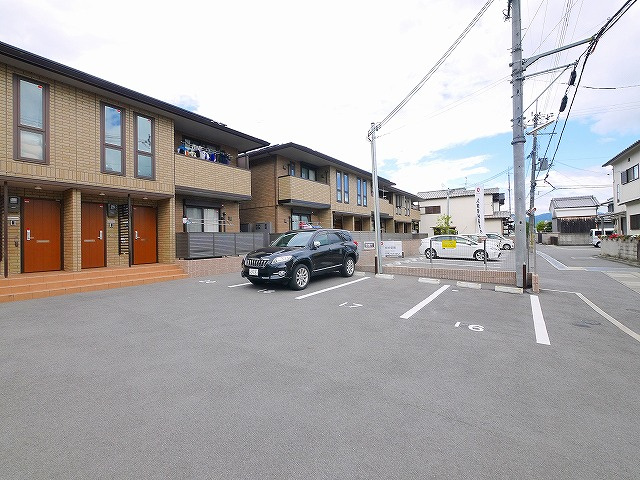 ラルーチェⅡの駐車場|駐車場完備です
