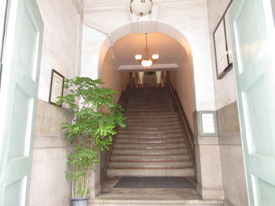 【ロビー】 | 国道2号線に面した物件