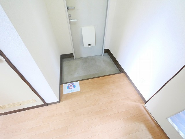 ラポール　Ａ　Ｂの玄関|シンプルで使いやすい玄関です