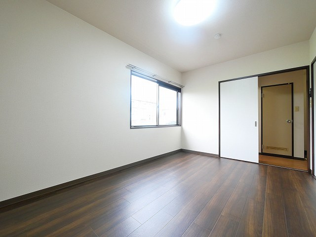 ラポール　Ａ　Ｂの内装|明るい室内です