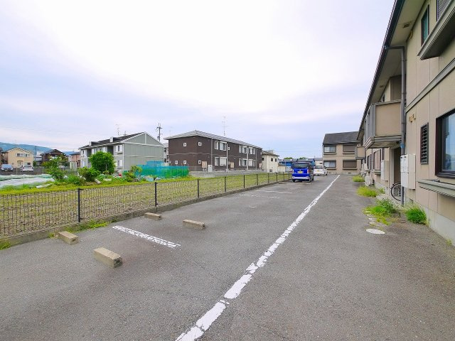 ラポール　Ａ　Ｂの駐車場|駐車スペースもあります