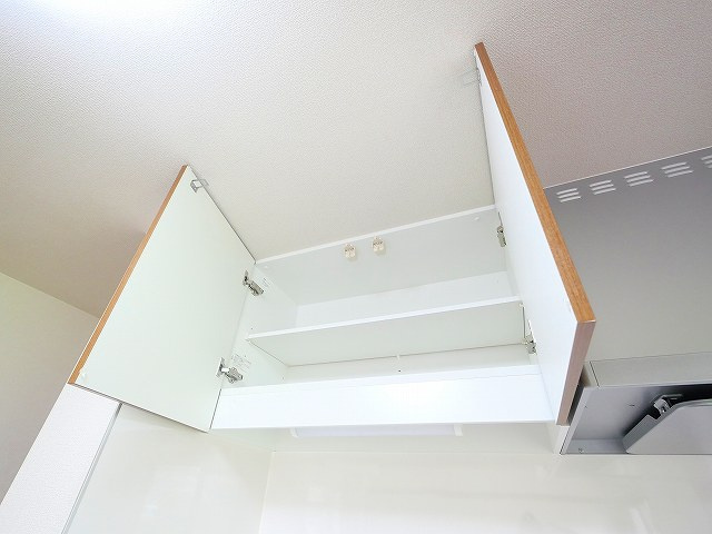 ラポール　Ａ　Ｂのキッチン|キッチン上部には収納があります