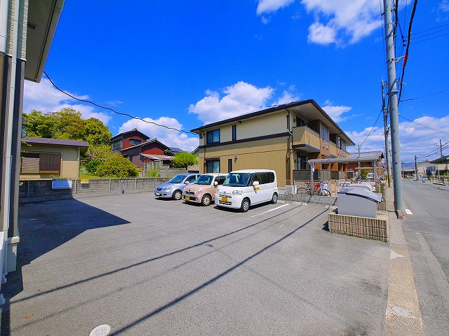 グランシャリオⅠの駐車場