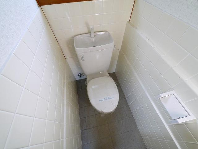 堀内貸家（尼辻南町５－２２）のトイレ|シンプルで使いやすいトイレです